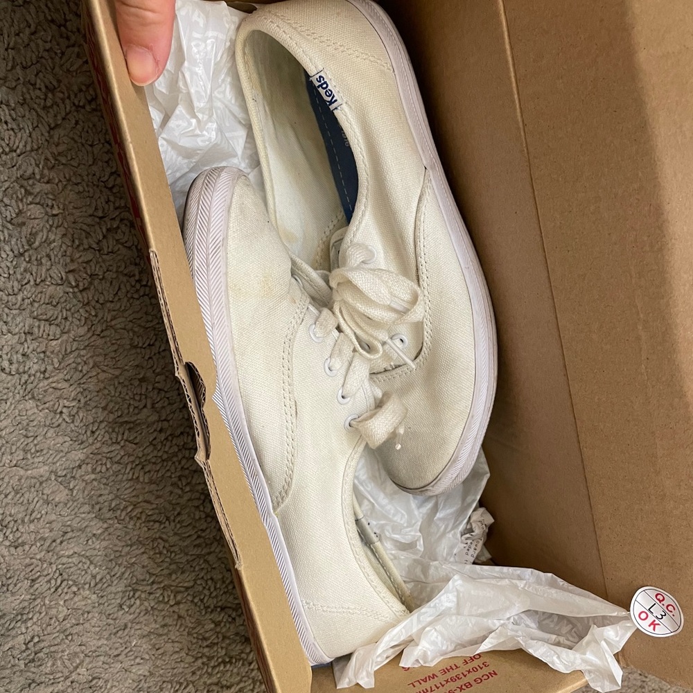 Keds white shoes_5M